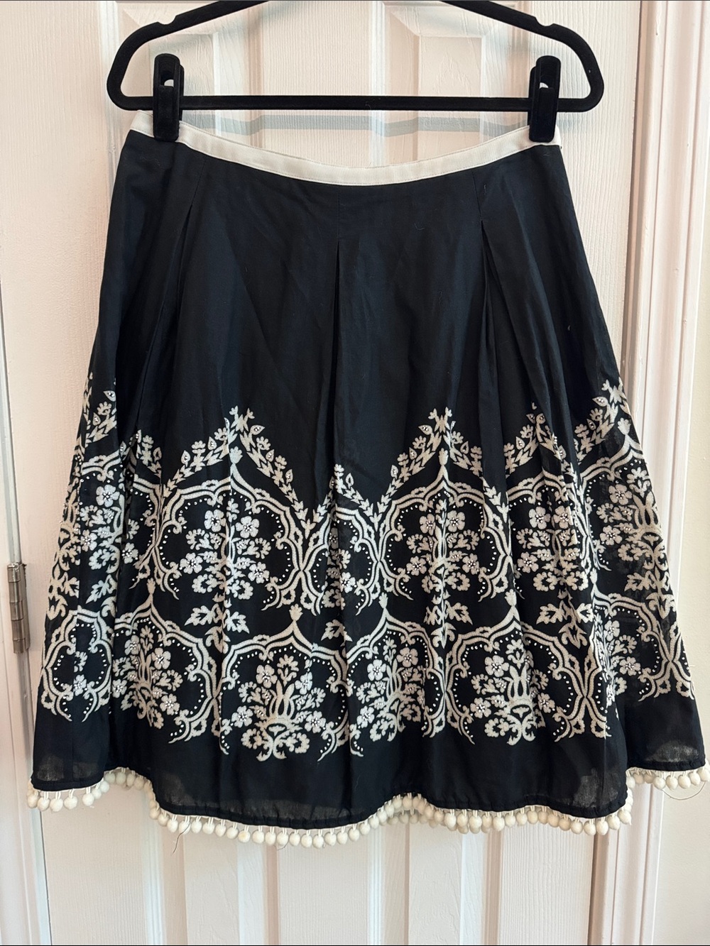 ANN TAYLOR LOFT Petites Beaded Pompom A Line Skirt Black & White Size 10